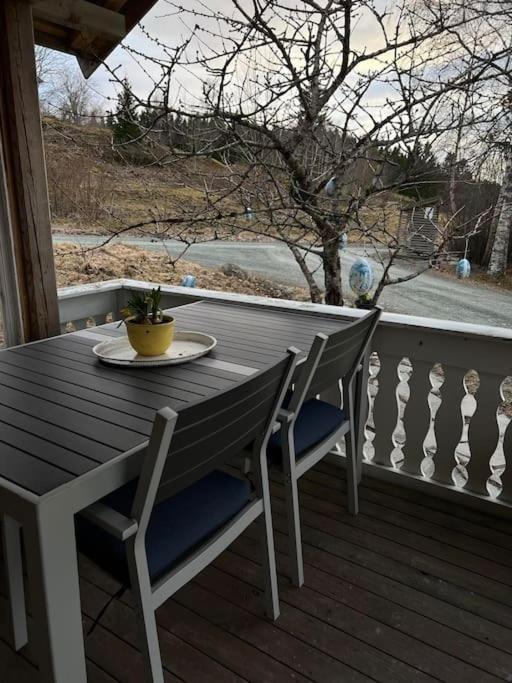 Idyllisk Minihus I Landlige Omgivelser - Med 5 Sengeplasser Og Parkering Åsen Dış mekan fotoğraf